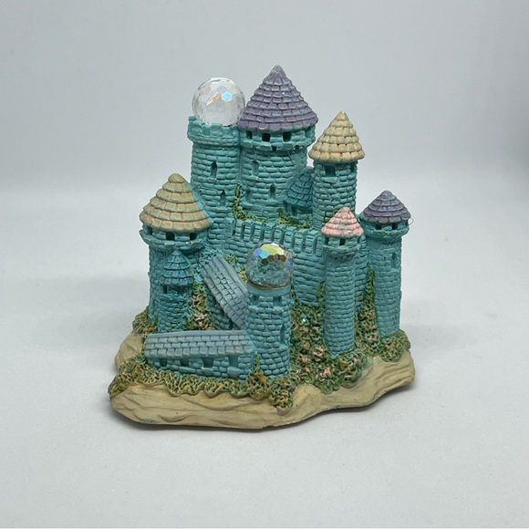 Spoontiques Mystical Resin Mountain Castle With 2 Crystal Balls On Tower Vintage - Picture 1 of 13